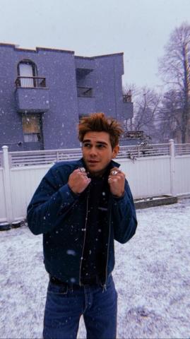 Wallpaper Archie Andrews Riverdale