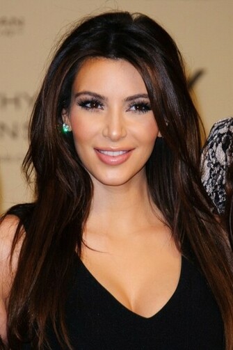 Kim Kardashian iPhone Wallpaper