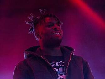 Isaiah Rashad Wallpaper Top Background