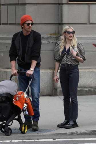 Emma Roberts Garrett Hedlund Photos Of The Couple Hollywood Life