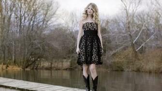 Taylor Swift Black Dress