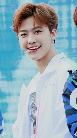 The World S Newest Photos Of Kpop And Wallpaper Hive Mind