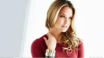 Bar Refaeli HD Wallpaper