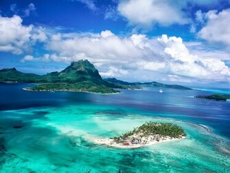 Beautiful Beach Picture Wallpaper