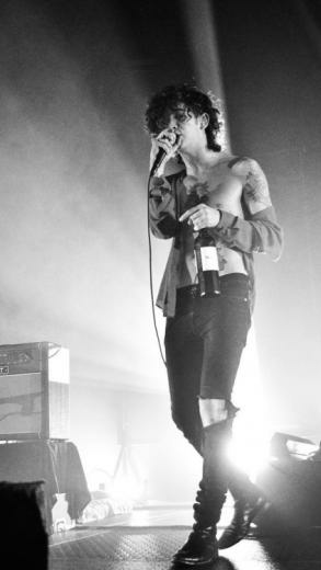 Matty Healy Lockscreens