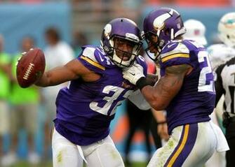 Minnesota Vikings Antone Exum Tackles Fan Who Ran On Field Video