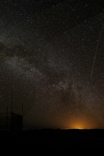 Milky Way Arch Simply Beautiful iPhone Wallpaper
