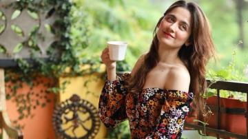 Sanjeeda Shaikh HD Desktop Wallpaper Baltana