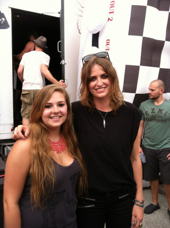 Emily Armstrong Of Dead Sara With Kristen Newman Following Vans Warped Wallpaper