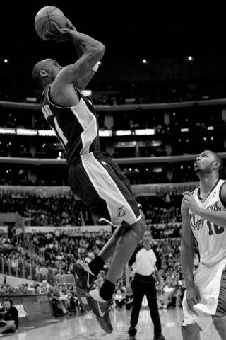 Jumped Up And Shot Kobe Bryant iPhone Wallpaper