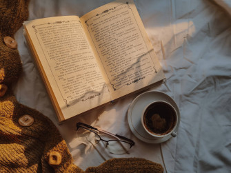 Aesthetic Book Desktop Wallpaper