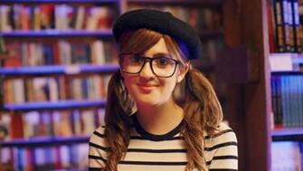 Laura Marano HD Pictures Baltana