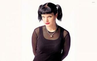 Pauley Perrette Wallpaper Celebrity