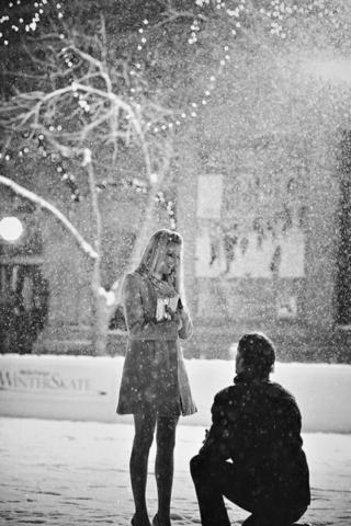 Snow Winter Couple Love Romance Marriage Proposal Wallpaper