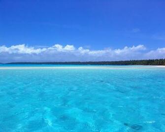 Pale Blue Water Desktop Pc And Mac Wallpaper