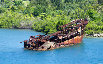 Roatan Shipwreck Wallpaper Background Kicking Designs