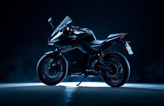 Yamaha R15 V3 Black Wallpaper
