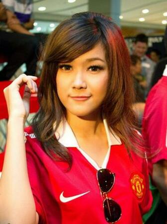 Nattasha Nauljam Cantik Dalam Baju Bola Mu Playtoko
