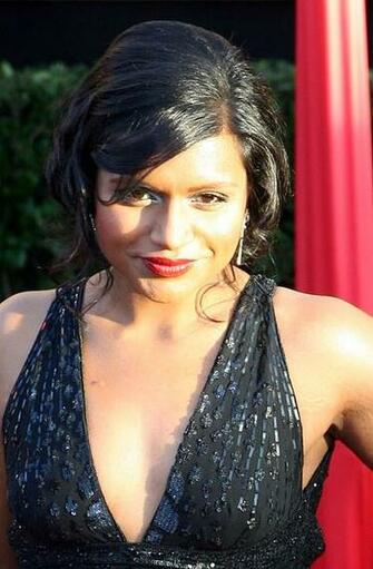 Mindy Kaling Photos Pictures Stills Image Wallpaper
