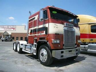 Full Size Freightliner Trucks Wallpaper