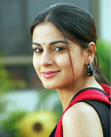 Shraddha Arya Cute HD Wallpaper Without Makeup