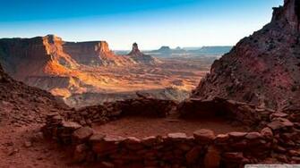 Circle In Canyonlands National Park Utah United States Wallpaper