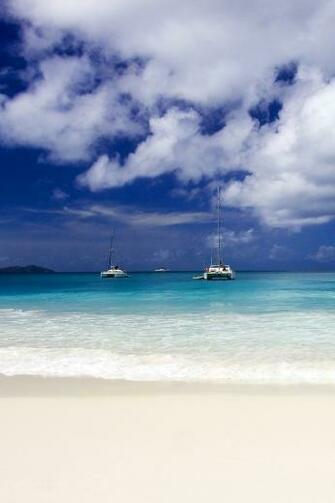 Dream Beach iPhone HD Wallpaper