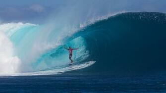 In This Brave And Fantastic Surfers How Go Through Banzai Pipeline