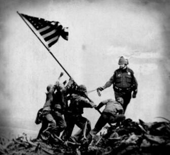Flag Raising On Iwo Jima With Lt Pike Shoutot Net