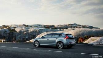 Volvo V40 T4 Momentum Side HD Wallpaper