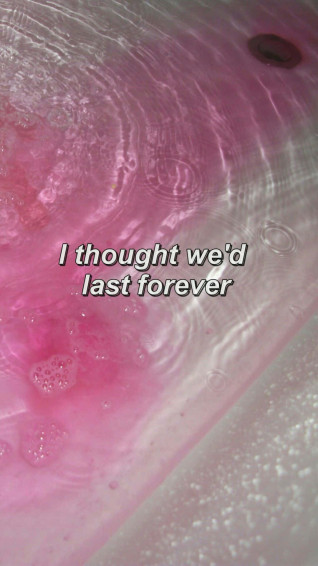 Broken Heart Aesthetics Wallpaper
