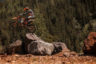 Check It Out Chris Birch Races Kailub Russell To The Top Of