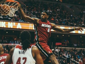 Funmozar Lebron James Dunk
