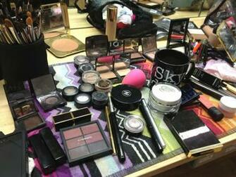 Mac Cosmetics Wallpaper iPhone A Make Up Bag To Covet