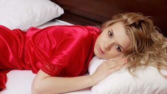 HD Girl In Satin Pajamas Wallpaper