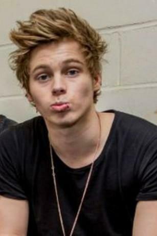 Luke Hemmings HD Wallpaper For Android Appszoom