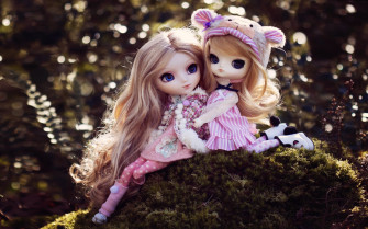 Doll Background Wallpaper