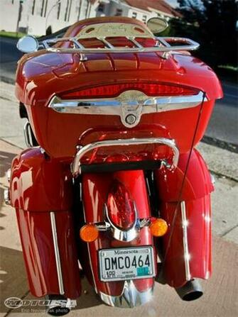The Topcase Of Indian Roadmaster Is Huge And It S Saddlebags Deep