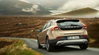 Volvo V40 Cross Country HD Wallpaper