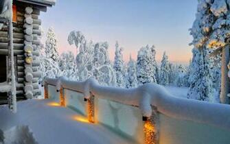 Snow In The Cabin Wallpaper