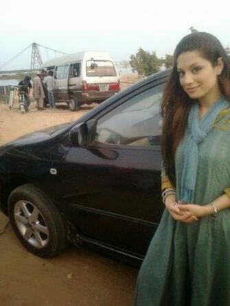 Sidra Batool Beautiful Nice Photos Gallery Of Pictures