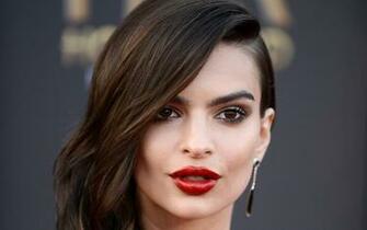 Emily Ratajkowski Wallpaper