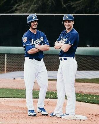 Cody Bellinger And Corey Seager Dodgers Wallpaper Girl