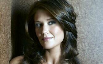 Sarah Lancaster Wallpaper