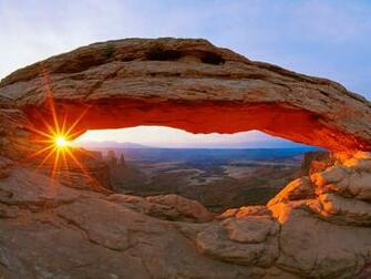 Overlooking Canyonlands National Park Utah Wallpaper