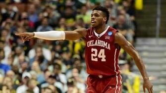New Kobe Buddy Hield Blames Point Elite Eight Performance On