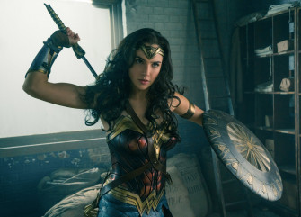 Gal Gadot HD Wallpaper