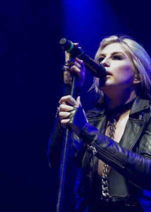 Sarah Barthel Kroq Almost Acoustic Christmas In Inglewood