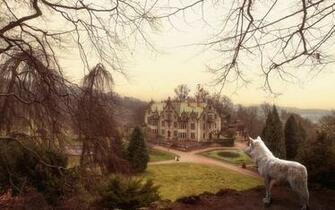 Old Mansion Wallpaper