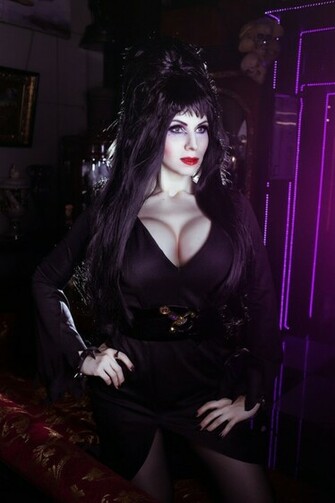 Elvira Mistress Of The Dark Cosplay By Elenasamko